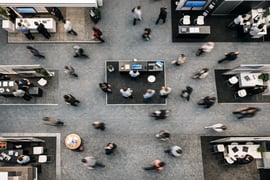 Die teuersten Quadratmeter im Marketing: Warum niemand die Besucher am Messestand zählt