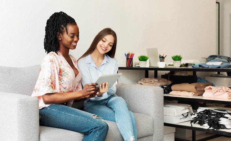 How to Build Strong Business Relationships in 2025 (and How People Counting Helps) 