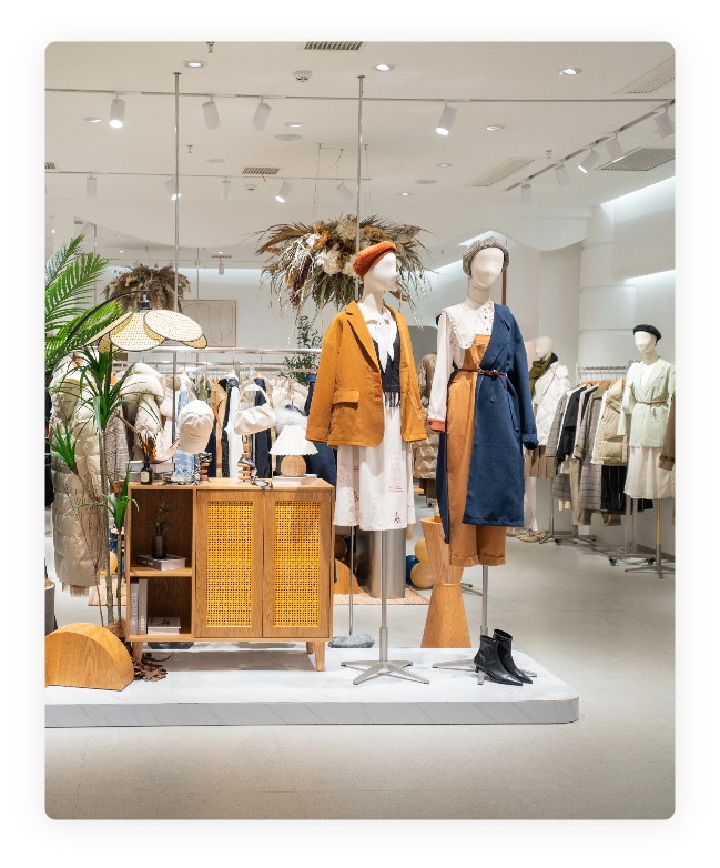 women-s-fashion-store-shopping-center